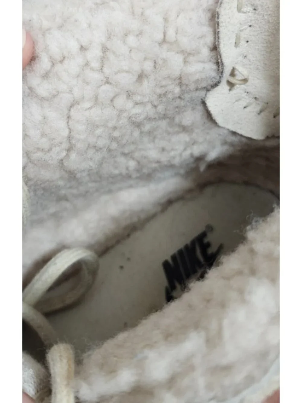 Nike Blazer Mid Premium Sherpa Women’s 7.5 Beige Suede High Top 403729-200